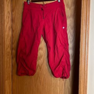 Lululemon capri swat style red pants in a large.